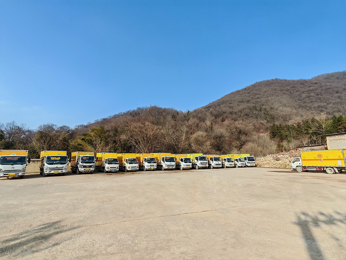 危險(xiǎn)品運(yùn)輸車(chē)